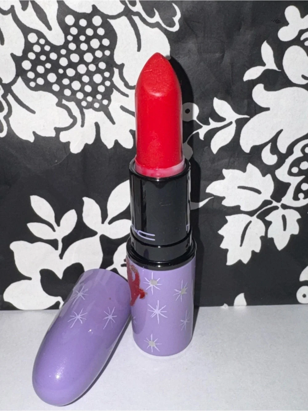 Mac Kanga Rouge-Dame Edna